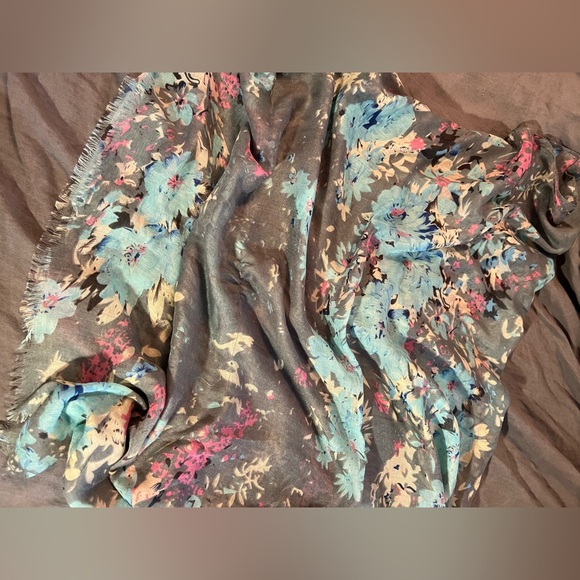 Lightweight Floral Flower Scarf Shawl Wrap - Picture 4 of 7